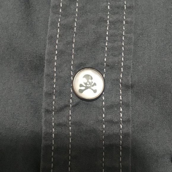 5/$25 Boys Skull Button Down Collard Shirt - Picture 1 of 6